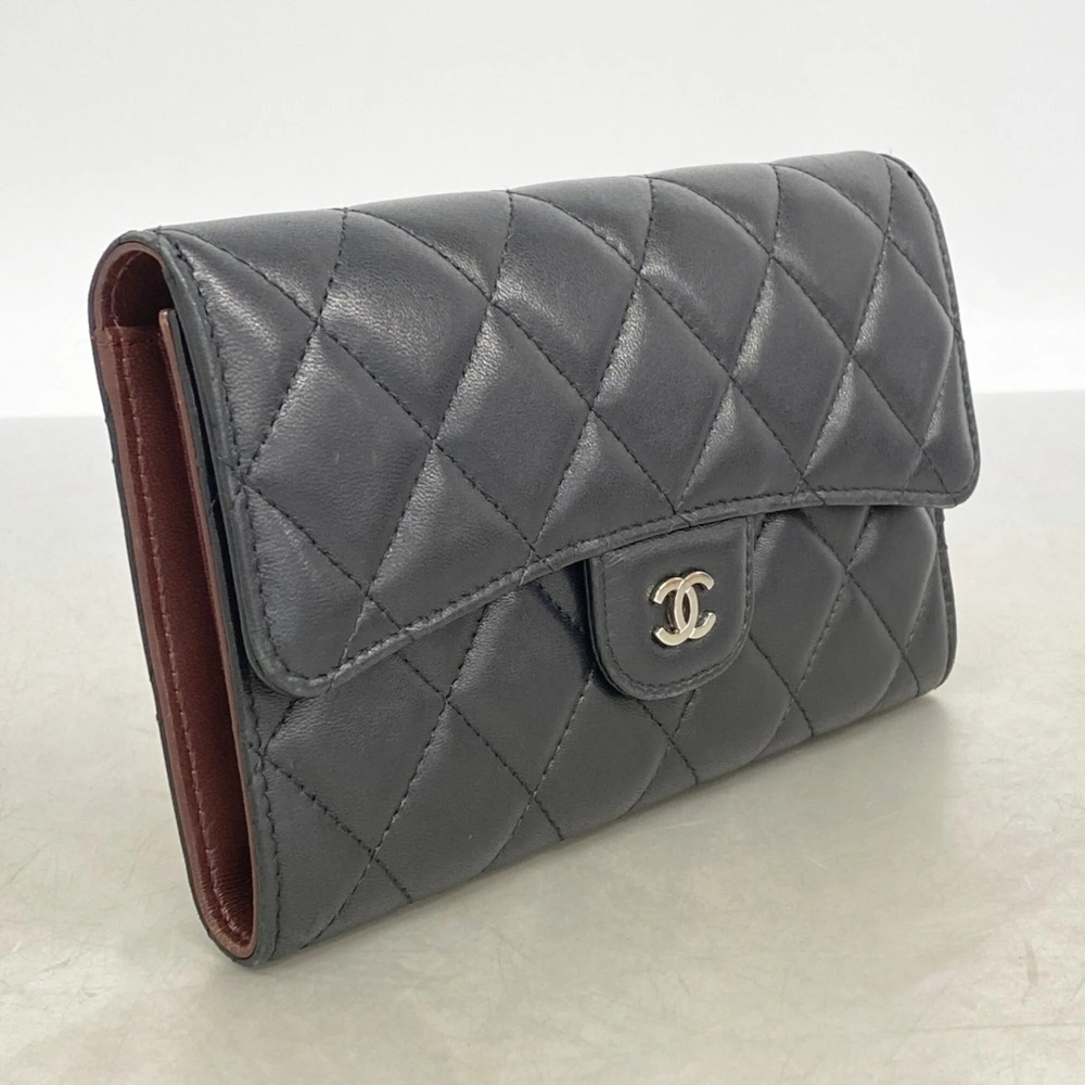 CHANEL Black Lambskin Leather Wallet - Picture 2 of 9